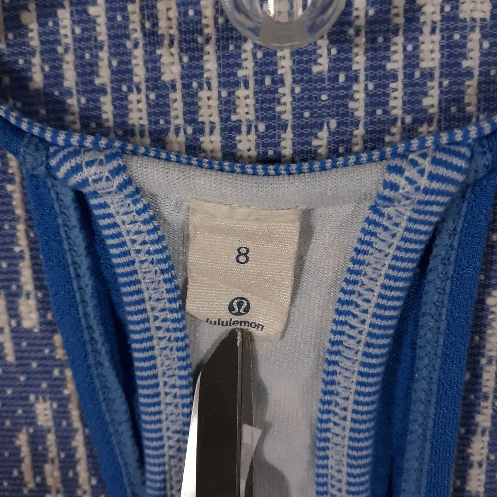 Lululemon Tank Top Womens Size 8 Built-In Bra Blue Gym Run Yoga Workout